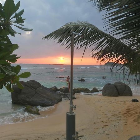 أونا واتونا Happy Beach Villa Resort المظهر الخارجي الصورة