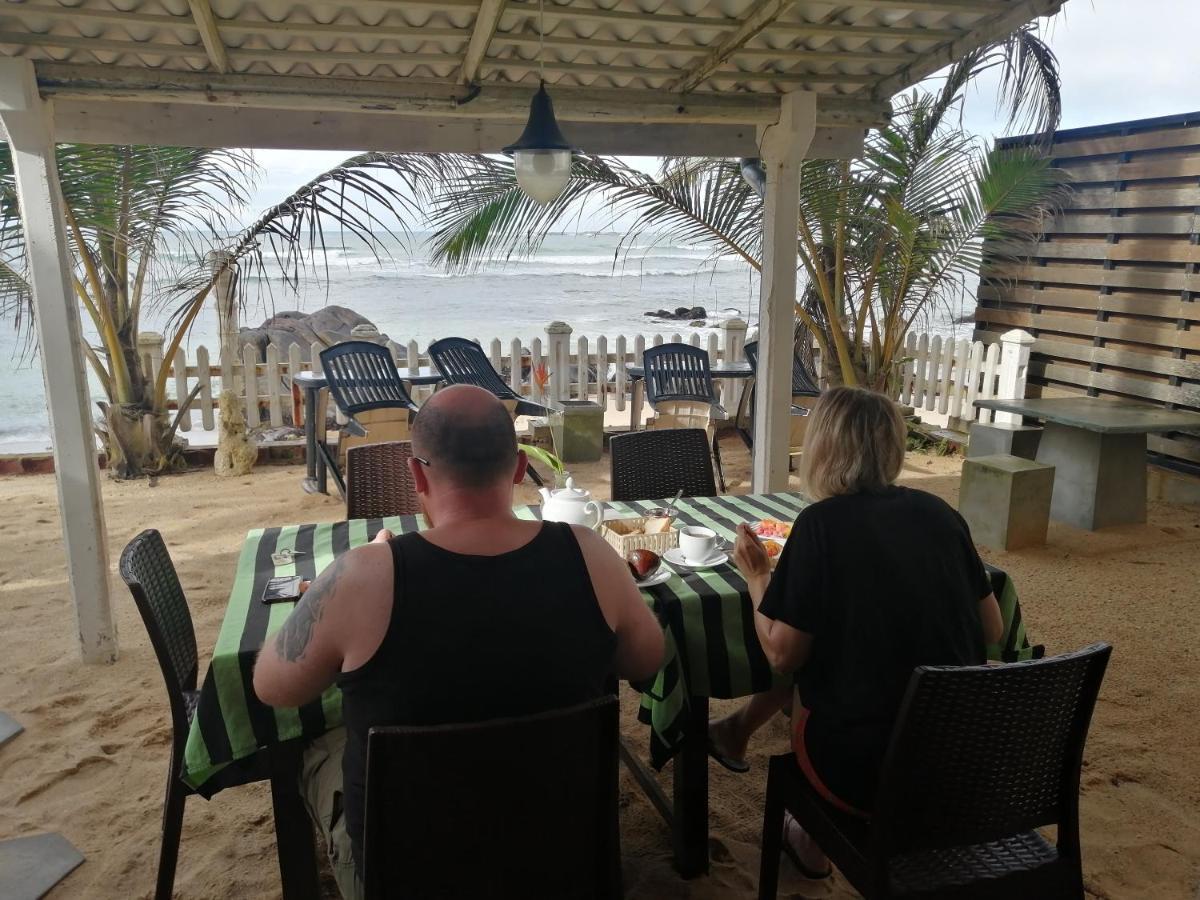 أونا واتونا Happy Beach Villa Resort المظهر الخارجي الصورة