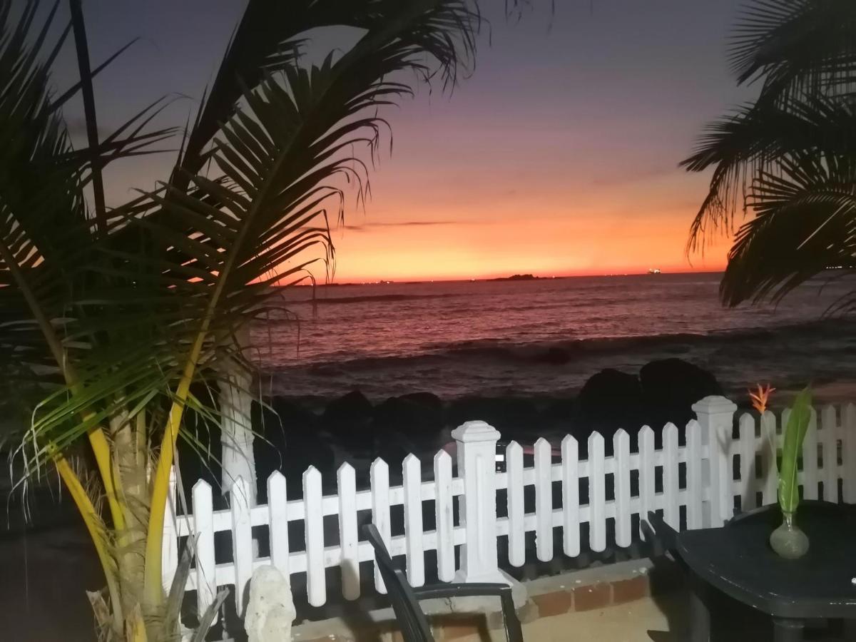 أونا واتونا Happy Beach Villa Resort المظهر الخارجي الصورة