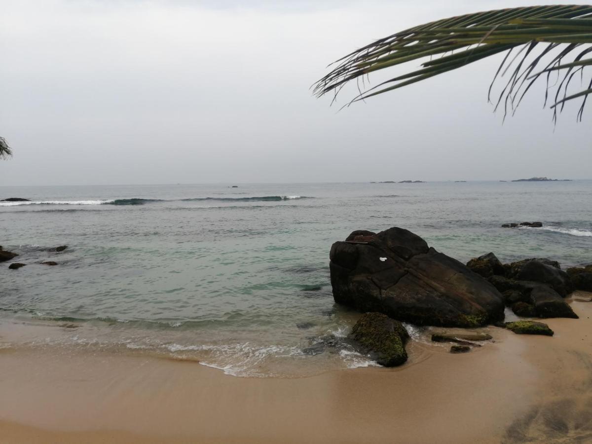أونا واتونا Happy Beach Villa Resort المظهر الخارجي الصورة