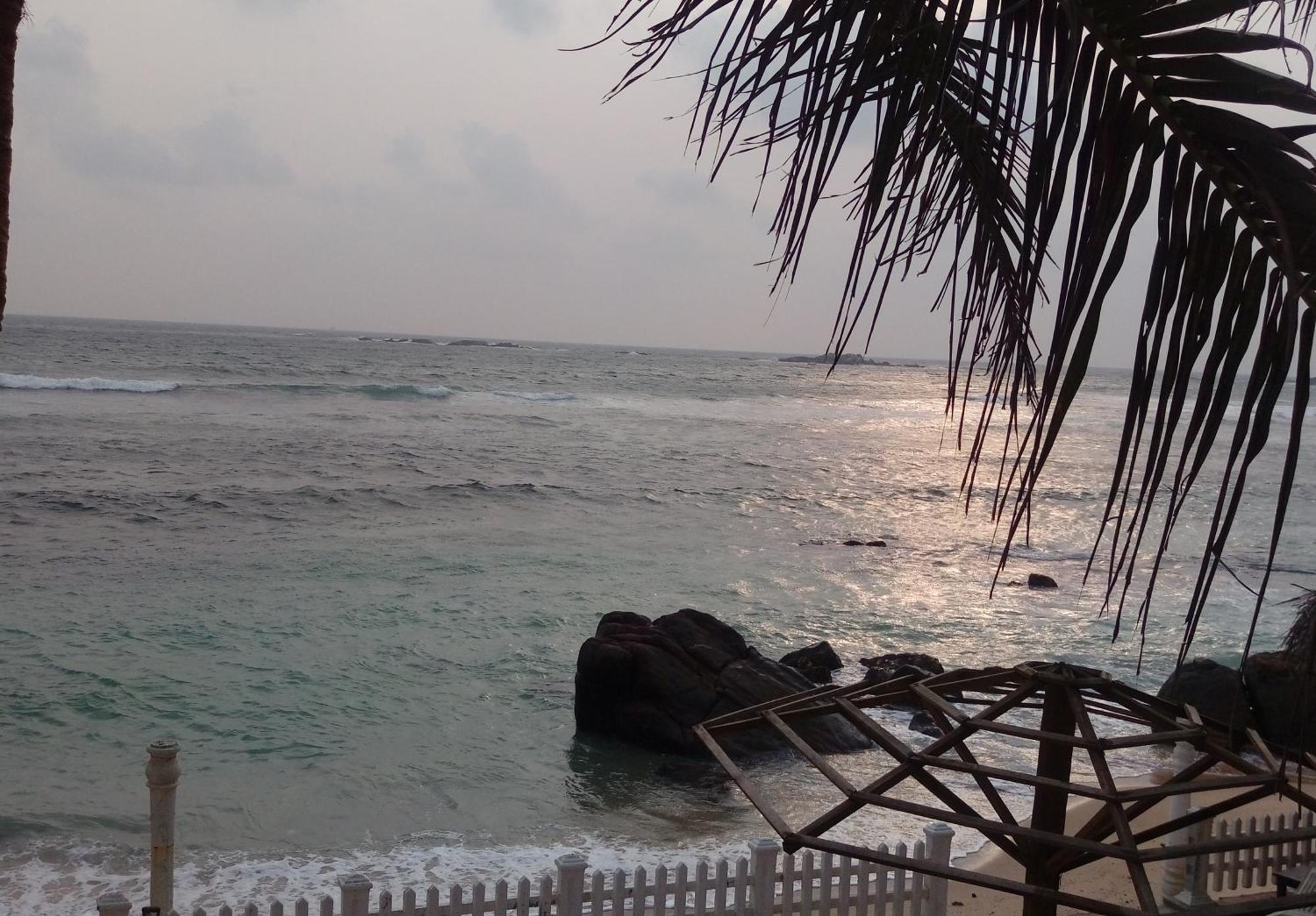 أونا واتونا Happy Beach Villa Resort المظهر الخارجي الصورة